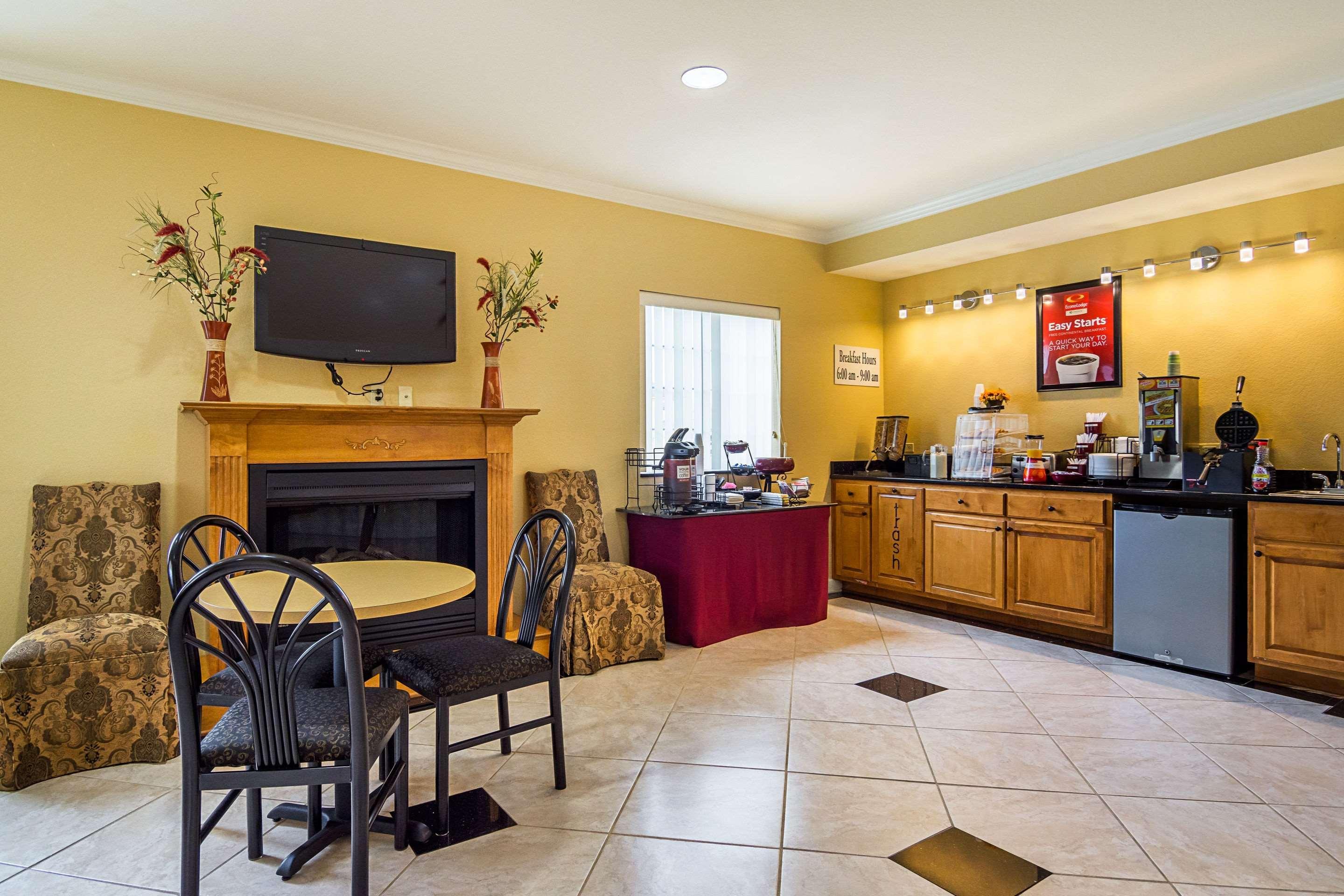 Econo Lodge Inn & Suites Bryant Eksteriør bilde