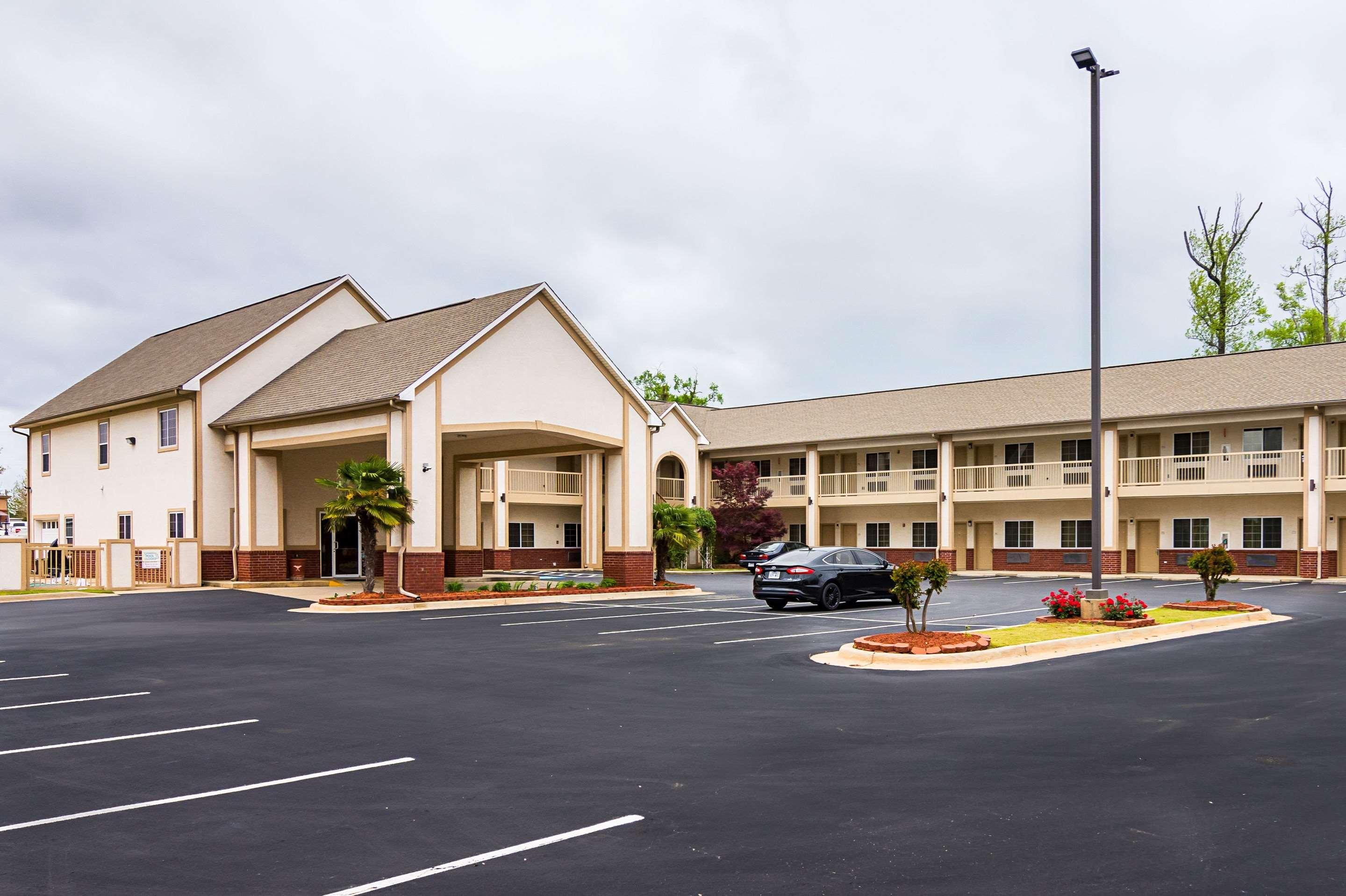 Econo Lodge Inn & Suites Bryant Eksteriør bilde