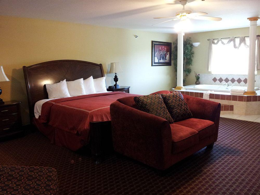 Econo Lodge Inn & Suites Bryant Eksteriør bilde